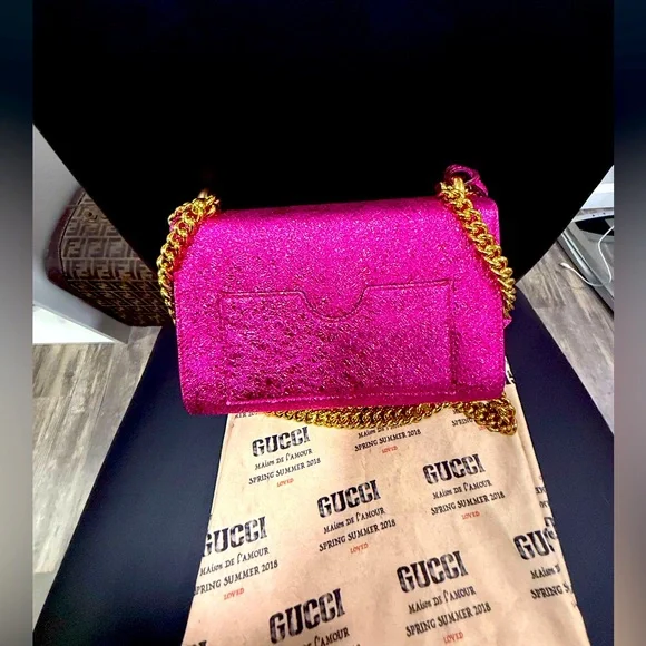 SOLD
Limited Edition Authentic Gucci Metallic Pink Galassia  Padlock - Picture 4 of 15